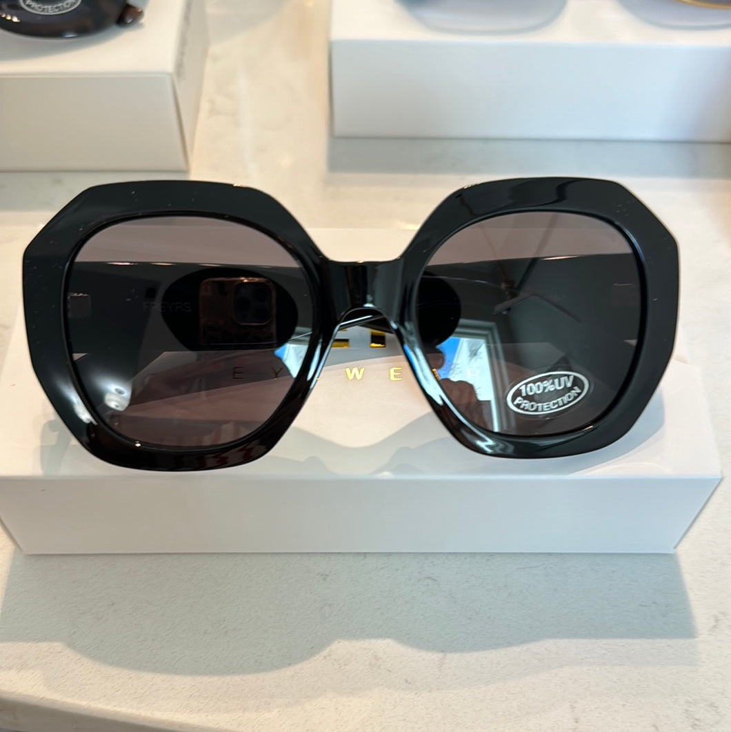 Freyrs Olivia Black